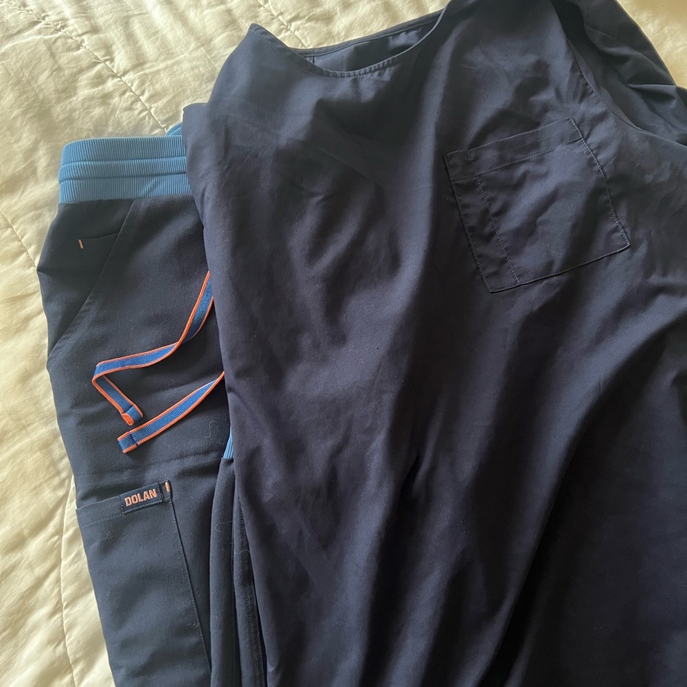 Dolan Scrub set - Picture 2 of 3